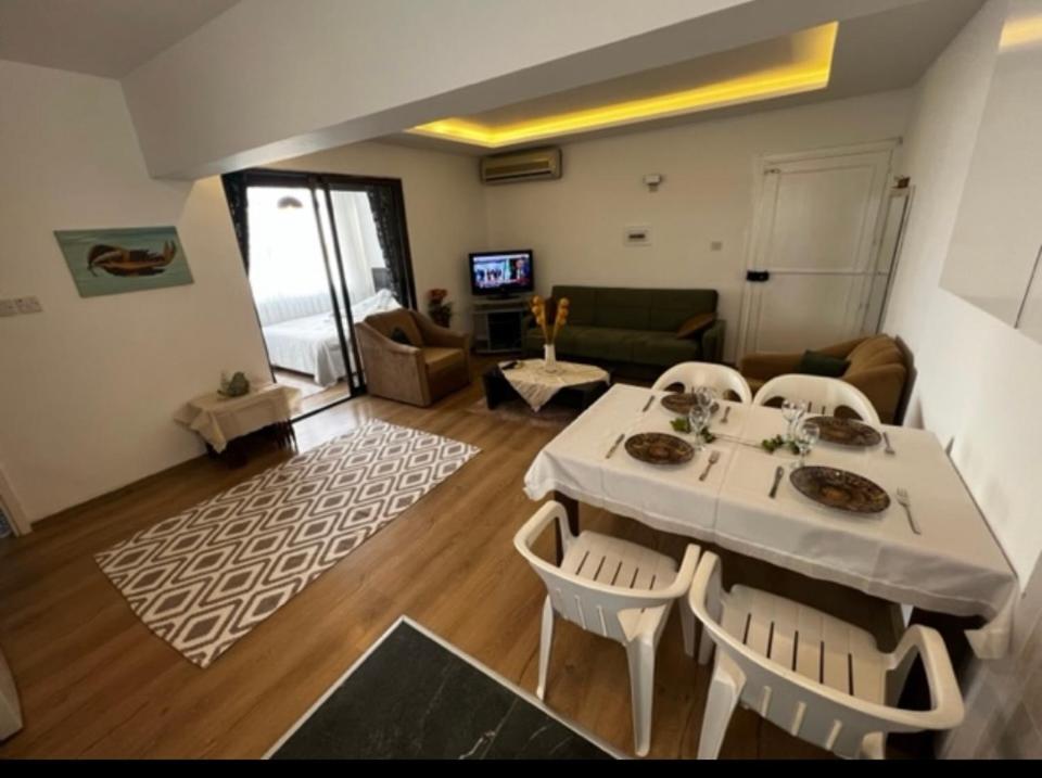 Girne Center 3 Rooms 150 M To Beach Exterior foto